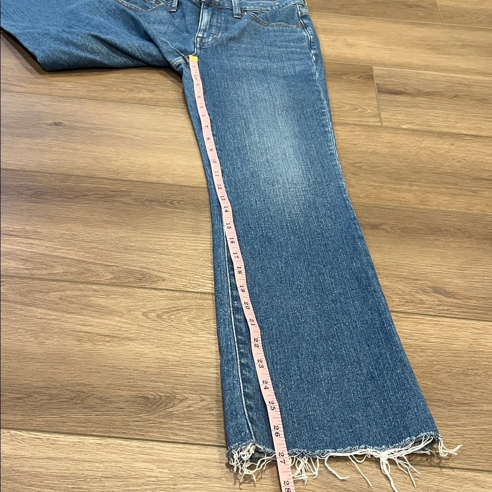 Madewell Mid-Rise Kick Out Jeans Frayed Cuffs Size 25 Waist Flare Cropped - Picture 4 of 14